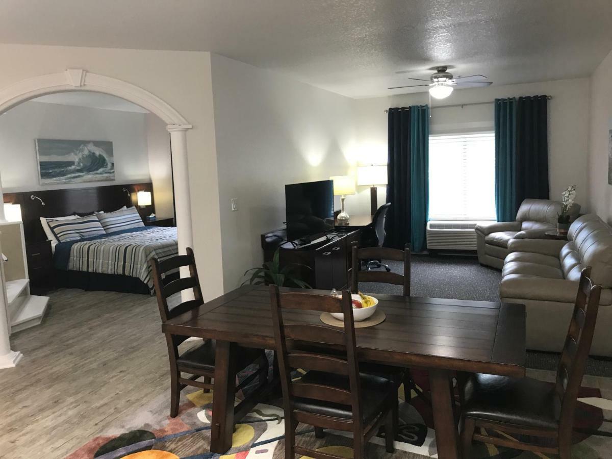 Hotel Пенсакола Екстериор снимка